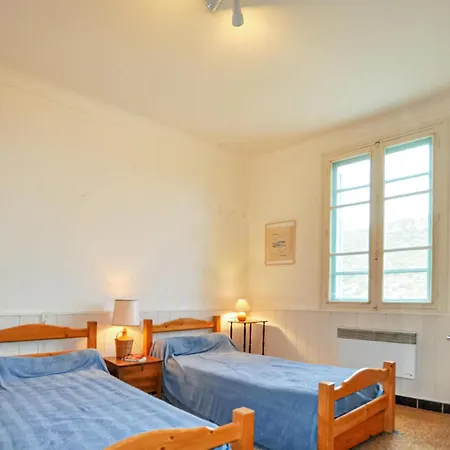 2 Bedroom In * Collioure