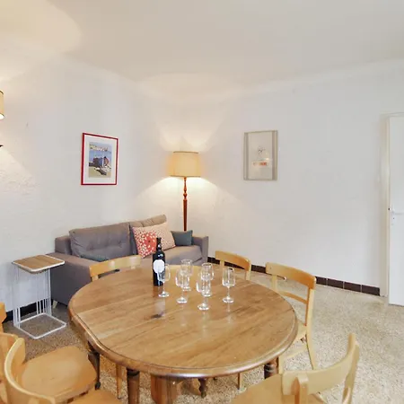 2 Bedroom In * קוליור